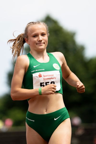 Nele Jaworski (VfL Wolfsburg) ueber 100m am 04.06.2022 waehrend der Sparkassen Gala in Regensburg